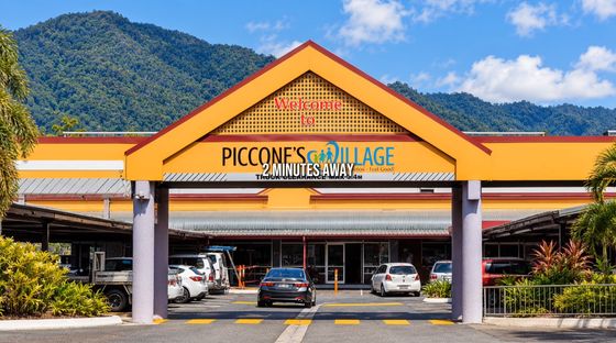 Piccone's Village, 2 Minutes