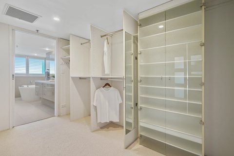 Walk-in robe